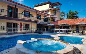 Hotel Vanguardia Natural